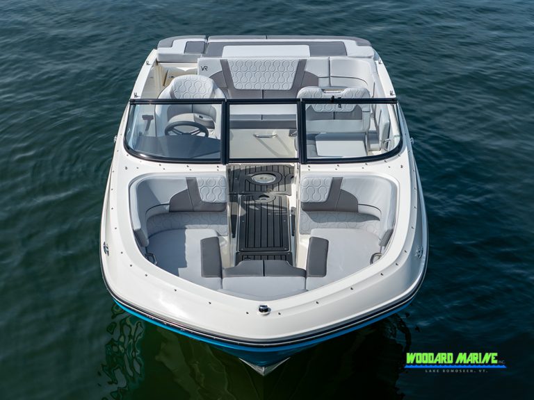 bayliner vr5 viewed from the front