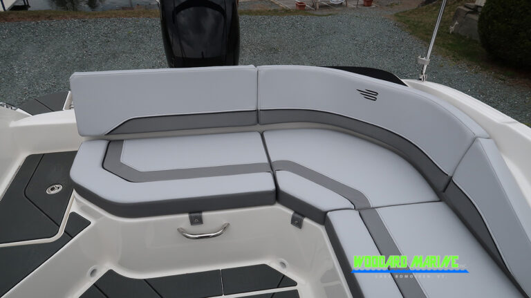 Bayliner V20 rear bench seating bowrider Vermont