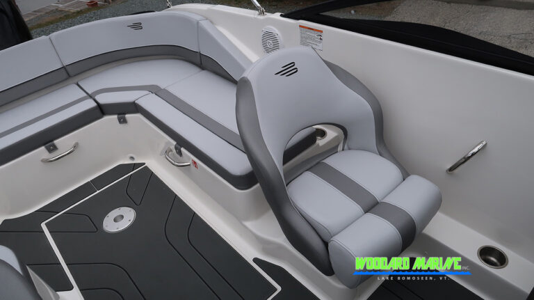 2026 Bayliner V20 passenger chair cockpit seating Vermont