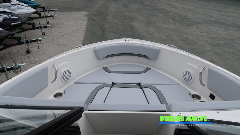 Bayliner V20 bow cushions seating Vermont
