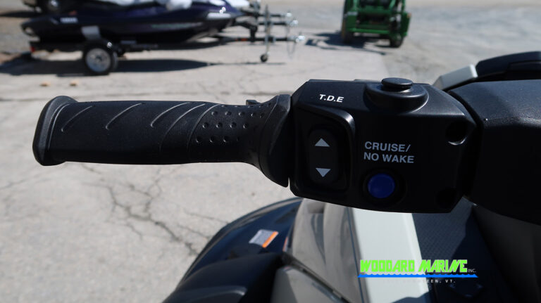 Yamaha WaveRunner VX Cruiser HO black handlebar controls display Burlington Vermont