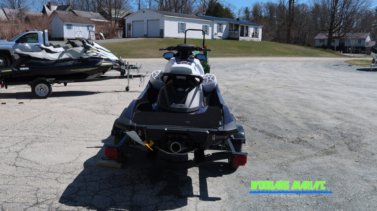 Yamaha VX Cruiser HO rear swim platform with reboarding step