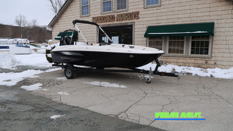 Bayliner E18 LTD side view bowrider boat for sale Vermont Lake George
