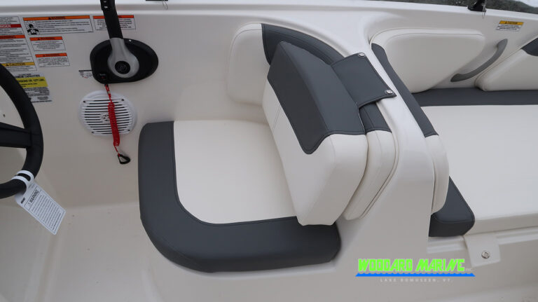 Bayliner E18 LTD driver seat helm controls easy handling boat Vermont