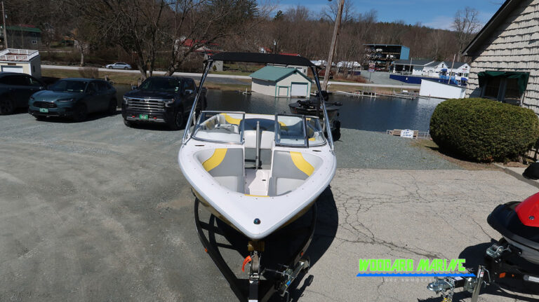 2002 Moomba Outback LS wake boat bow seating area Vermont