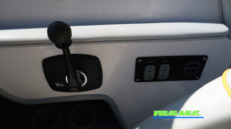 2002 Moomba Outback LS wake boat throttle controls Vermont