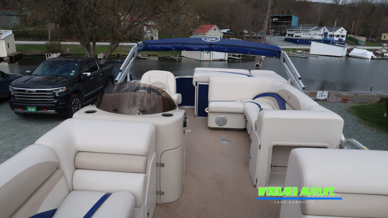 Sweetwater Premium 200 wraparound seating pontoon for sale Vermont