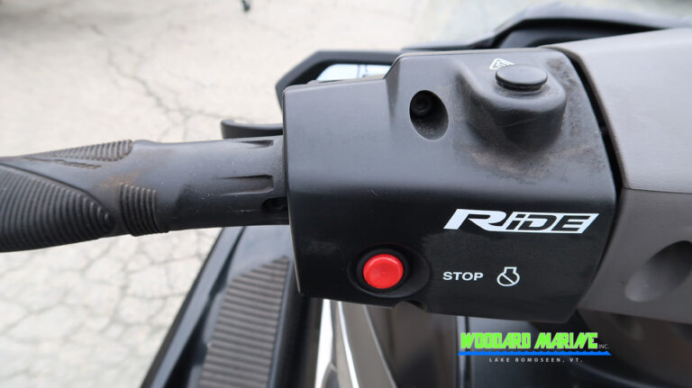 Yamaha VX Deluxe handlebar controls display Lake George NY personal watercraft