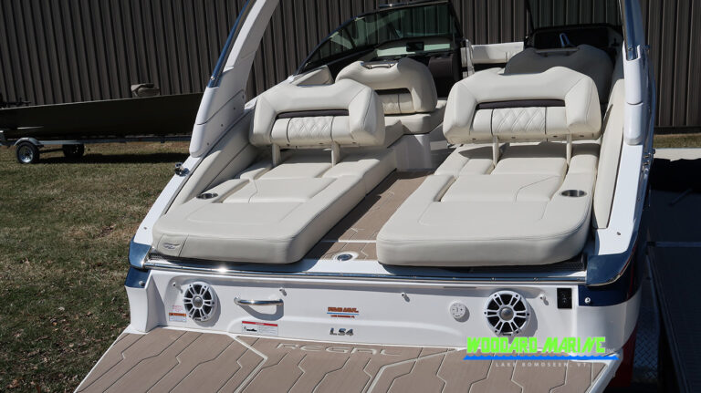 used Regal LS4 transom full recline seating convertible aft lounge Vermont